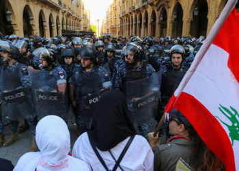 55 ημέρες στους δρόμους: H πολιτική διαφθορά, το σύστημα των σεχτών και η θέση των γυναικών