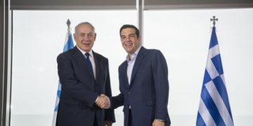 Η κυβέρνηση νομιμοποιεί τον εποικισμό των Κατεχόμενων και δίνει στρατιωτική βάση στο Ισραήλ