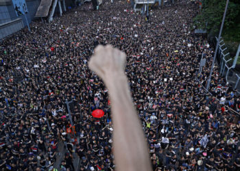 Η κυβέρνηση δε διστάζει να προχωρήσει το νομοσχέδιο απαγορεύσης των διαδηλώσεων εκμεταλλευόμενη την πανδημία!