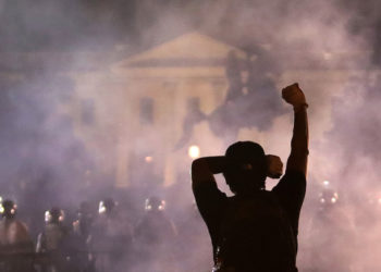 Αλληλεγγύη στην εξέγερση στις ΗΠΑ.