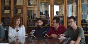 «Είμαστε τα ακραία στοιχεία που υπερασπίζονται τους πρόσφυγες»