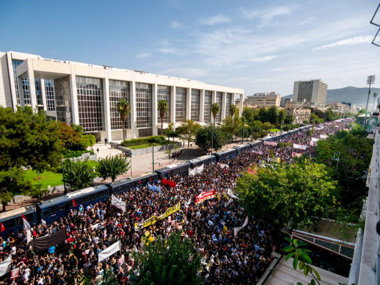 Χ.Α. τέλος. Τι ωραίες εικόνες!