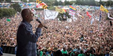 Η επίθεση στην βρετανική αριστερά θα πρέπει να βρει απάντηση.