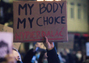 Πολωνία : Οι διαμαρτυρίες κατά της απαγόρευσης των αμβλώσεων συνεχίζονται