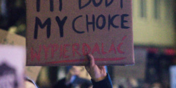 Πολωνία : Οι διαμαρτυρίες κατά της απαγόρευσης των αμβλώσεων συνεχίζονται