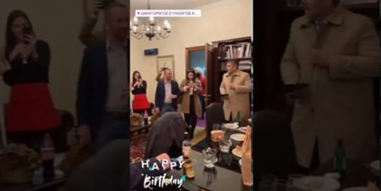 Εμείς δυστυχώς δεν έχουμε κανένα λόγο να γιορτάζουμε.