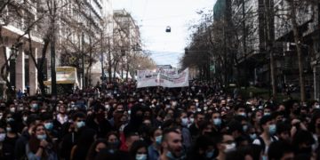 Με σχολές ζωντανές , συνεχίζουμε όλοι και όλες μαζί στον αγώνα υπεράσπισης των Πανεπιστημίων μας.