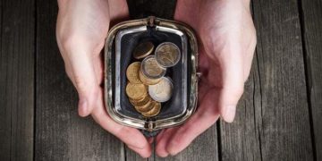 900 ευρώ κατώτατος μισθός. Xτες.